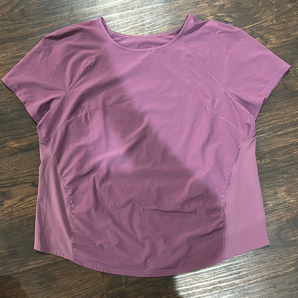 Lululemon workout top